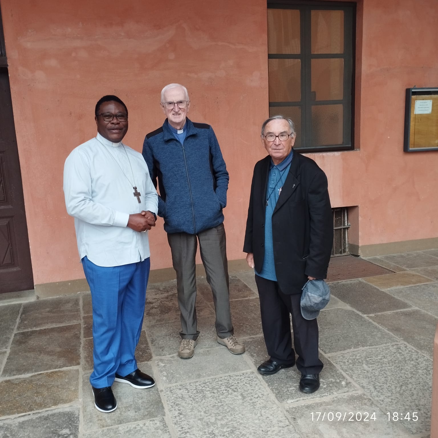 Monseigneur Bruno Ateba Edo en visite en Europe chez les anciens missionnaires